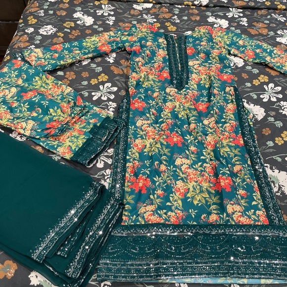🌹PAKISTANI SHALWAR KAMEEZ GHARARA SHARARA THREE PIECE MEHENDI SUIT🌹 - Picture 5 of 12